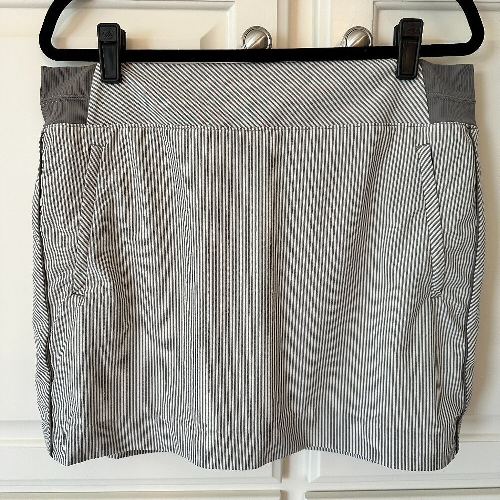 Athleta Brooklyn Textured 16" Skort in City Stripe White/Gray, #988134, Size 16